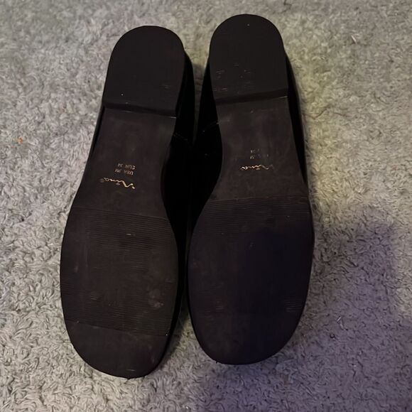 Girl an Black Patent Mary Jane Shoes - Picture 9 of 9